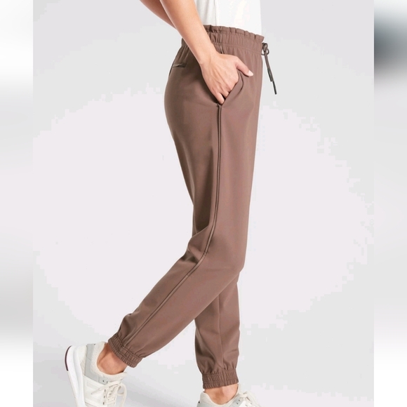 Athleta Metropolis Jogger Size 10 Travel Athleisure Pant - Picture 3 of 16